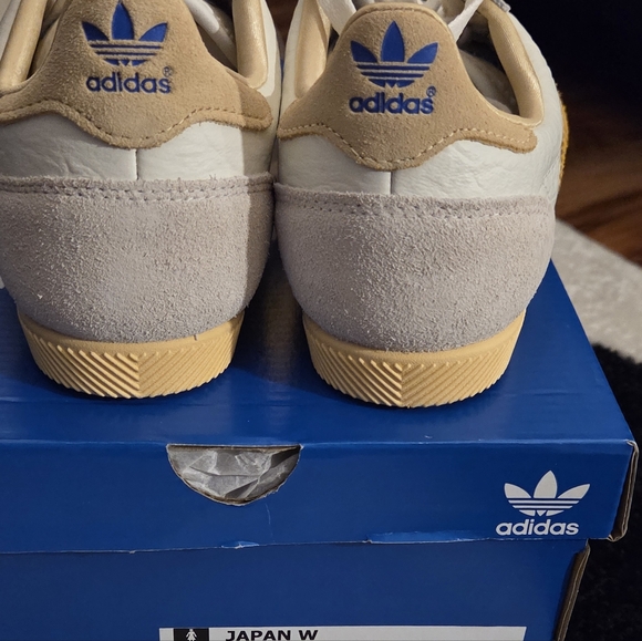 adidas Women's Sneakers in White and Gold - Picture 5 of 5